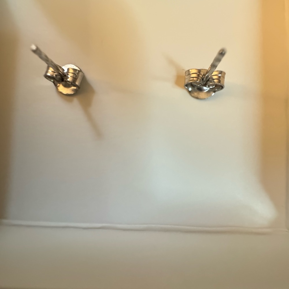 Sterling Silver Earrings Posts in gift box NEW Christmas Holiday Gift - Picture 5 of 6